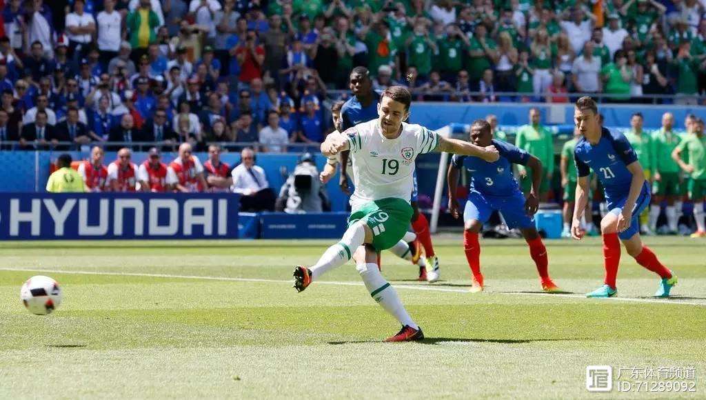 爱游戏APP-法国队险胜韩国队，黄鸭组合带队取胜