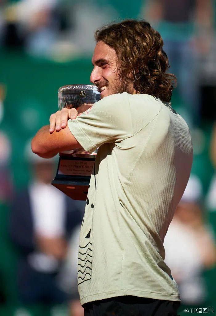 爱游戏体育-ATP总决赛险胜戴维斯杯，西西帕斯惊艳四座