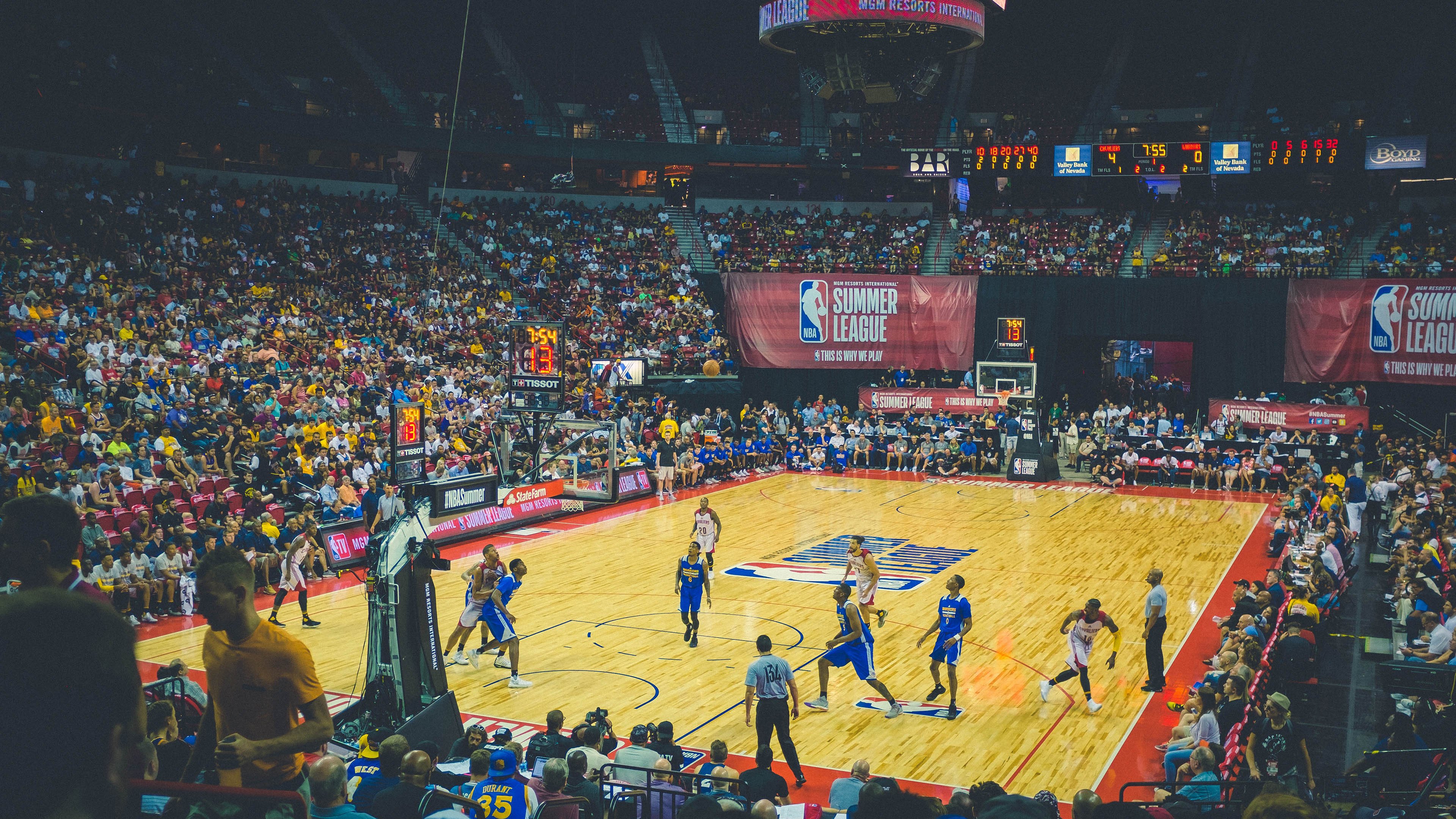 爱游戏官网-广东队打穿勇士，米切尔让比赛提前失去悬念